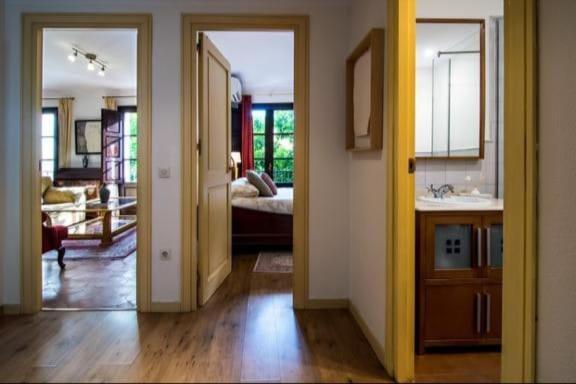 Apartamento De Dos Dormitorios En Plaza Alfaro Sevilla Eksteriør billede